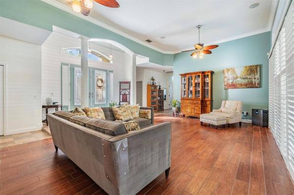 5403 BURNT HICKORY DR, Valrico, FL 33596