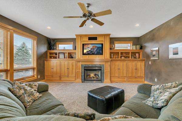 15611 Yakima ST NW, Ramsey, MN 55303