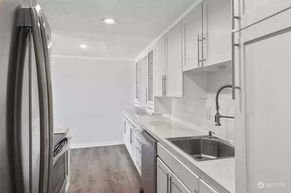 2301 Fairview AVE W #305, Seattle, WA 98102