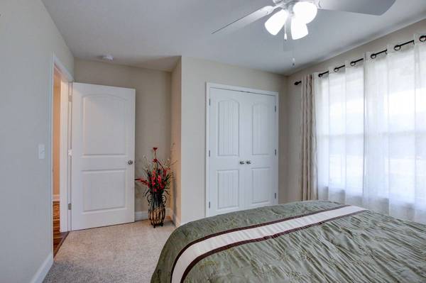 1151 Eagles Bluff Dr, Clarksville, TN 37040