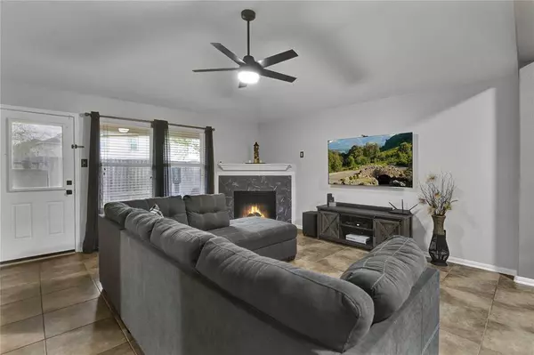 5430 Ginseng DR, Baytown, TX 77521