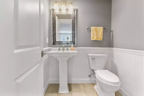 28 Sherman St #28, Medford, MA 02155