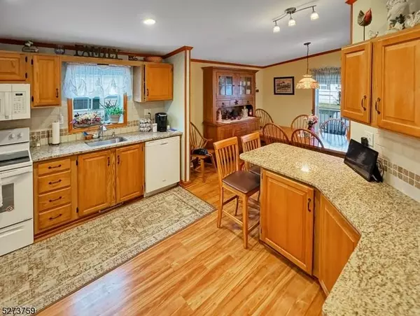 4 Stonehill Lane, White Twp., NJ 07823