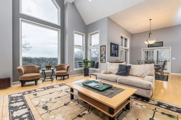 28 Harbor Drive, Galena, IL 61036