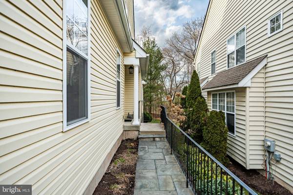 110 POTTERS POND DR, Phoenixville, PA 19460