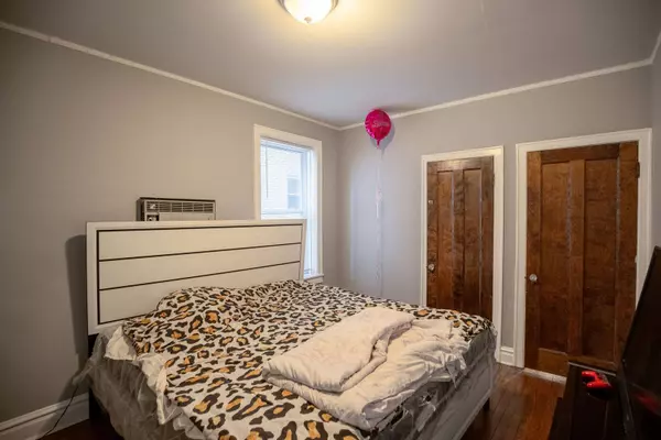 8739 Saint Louis AVE, Skokie, IL 60076