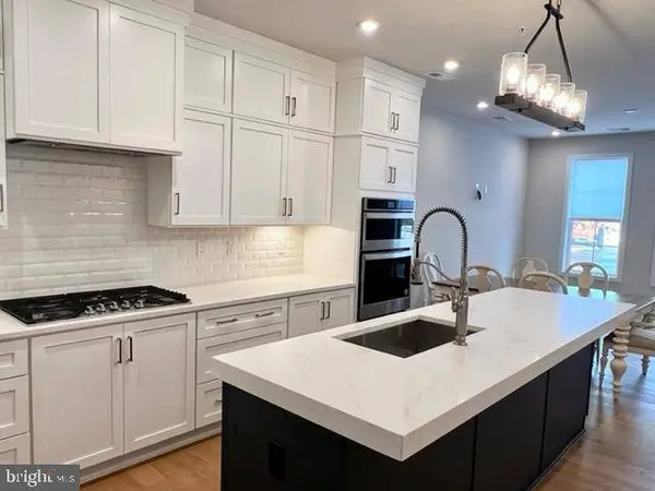 1740 MCKENNA POINT DR #1603, Mclean, VA 22102