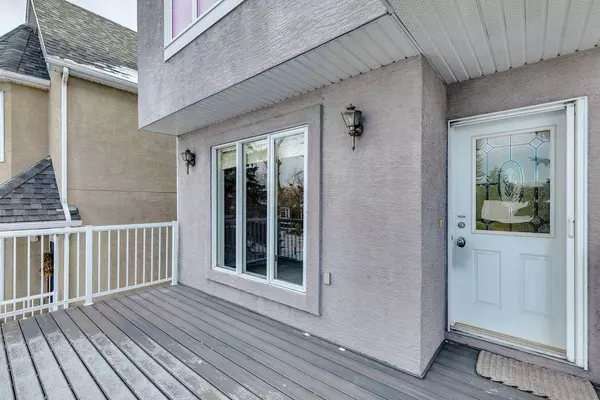 1226 15 ST SE, Calgary, AB T2G 5K2