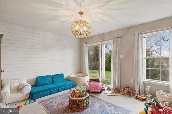 117 CARILLON HILL LN, Sellersville, PA 18960