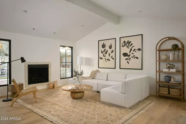 7360 E LINCOLN Drive #3, Scottsdale, AZ 85250