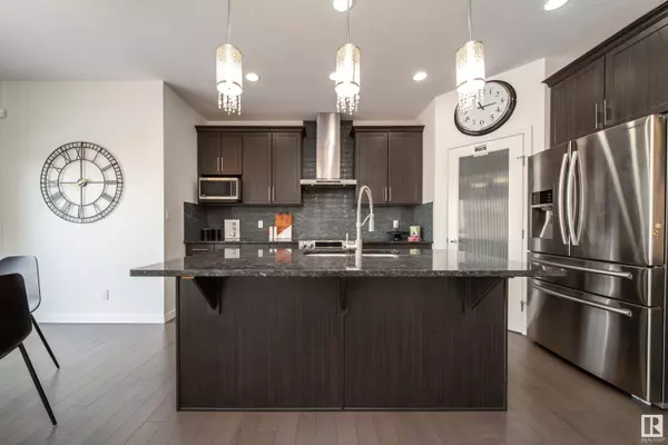 3539 8 ST NW, Edmonton, AB T6T 1A2