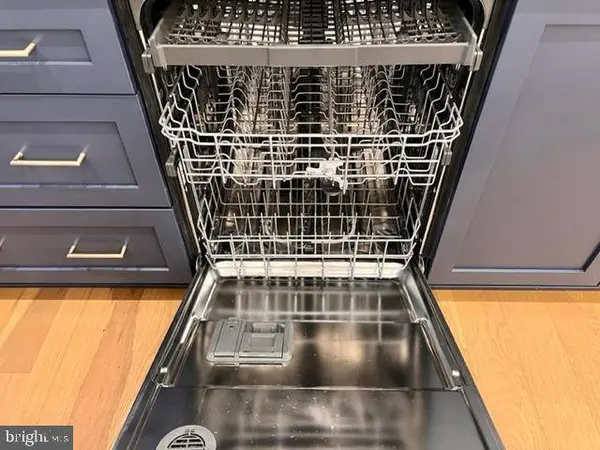 1740 MCKENNA POINT DR #1603, Mclean, VA 22102