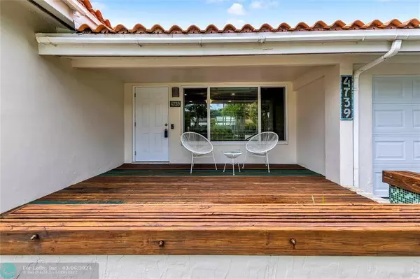 4739 NE 17th Ave, Oakland Park, FL 33334