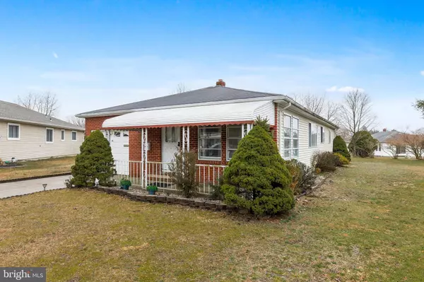 10 ROSEAU CT, Toms River, NJ 08757