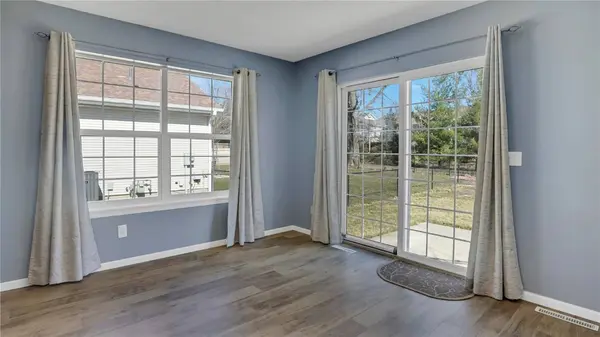 955 Deer Crest, Hiawatha, IA 52233