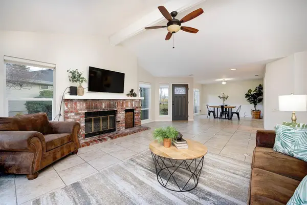 291 Castlewood CIR, Roseville, CA 95678