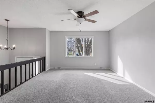 15730 Valley Street, Omaha, NE 68130