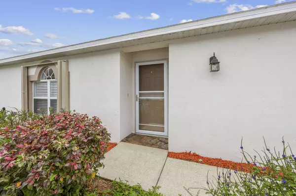 2066 Redwood CIR NE, Palm Bay, FL 32905