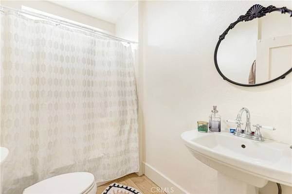 1053 W Civic Center Dr, Santa Ana, CA 92703