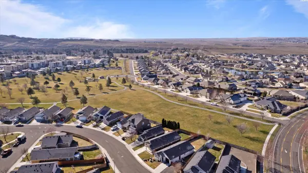 8015 W 6th Ave, Kennewick, WA 99336