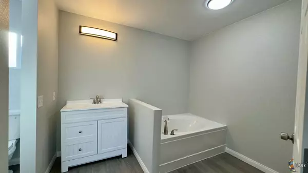 1202 W El Dorado Ave, El Centro, CA 92243