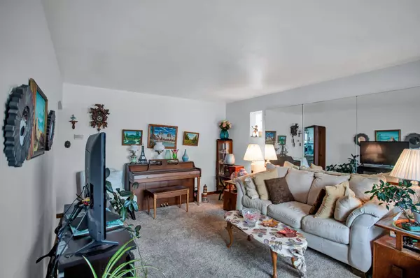 7112 W Montrose AVE, Norridge, IL 60706