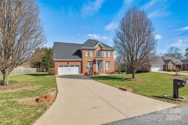 3515 48th AVE NE, Hickory, NC 28601