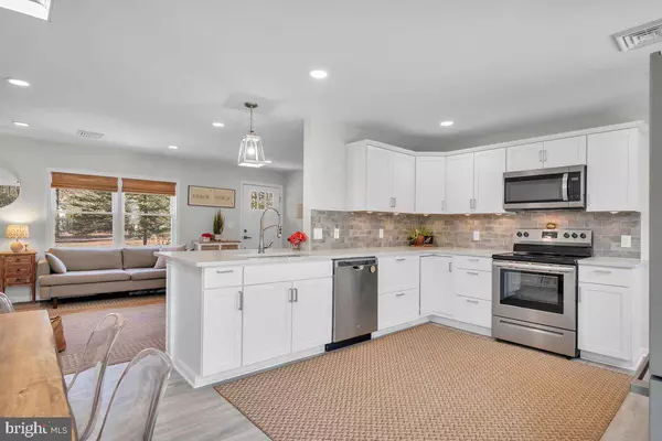 7176 1ST AVE, Mays Landing, NJ 08330