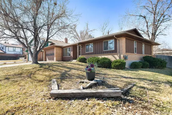 2801 S Roslyn ST, Denver, CO 80231