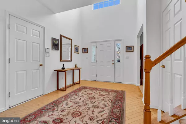 43 BUCKINGHAM DR, Pennington, NJ 08534