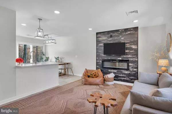 7176 1ST AVE, Mays Landing, NJ 08330