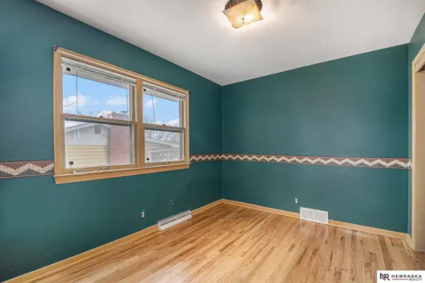 2358 S 80th Avenue, Omaha, NE 68124