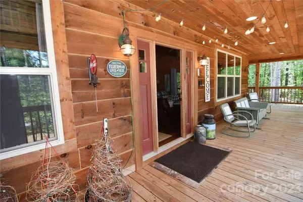 1642 Nob Hill LN, Collettsville, NC 28611