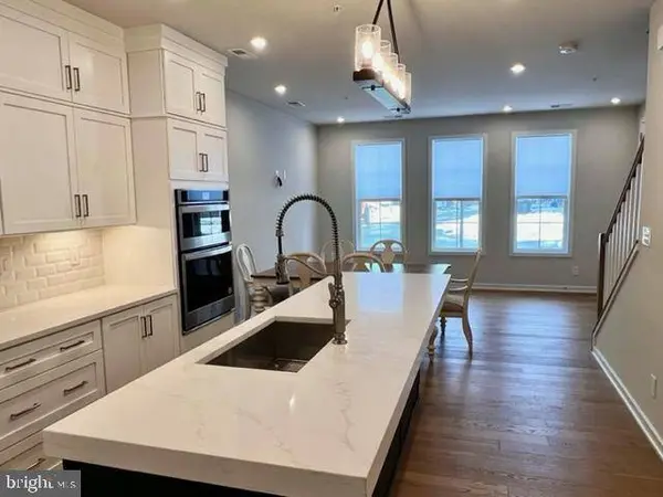 1740 MCKENNA POINT DR #1603, Mclean, VA 22102