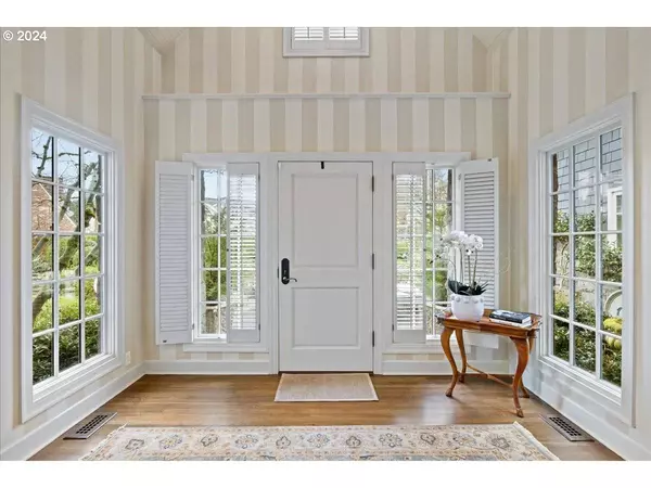 920 WESTPOINT RD, Lake Oswego, OR 97034