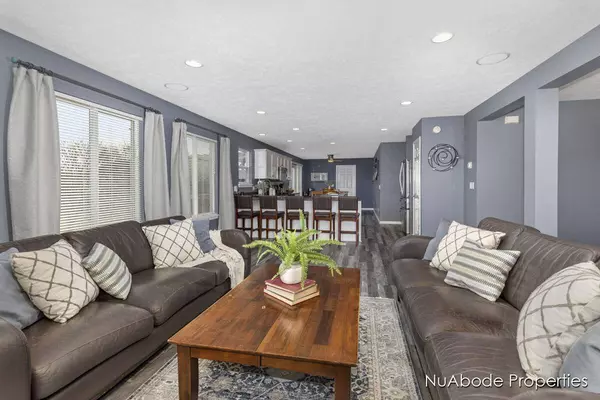 6021 W Alanada Court, Caledonia, MI 49316