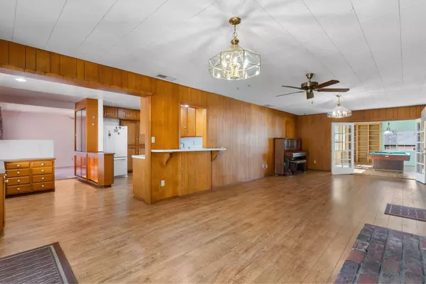 2187 Greenfield Dr, El Cajon, CA 92019