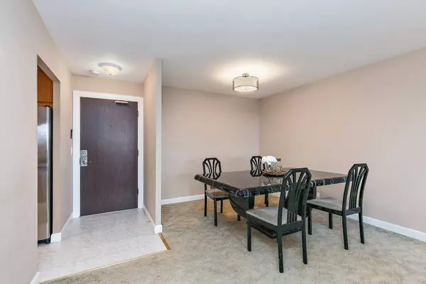 700 Wellington AVE #511, Elk Grove Village, IL 60007