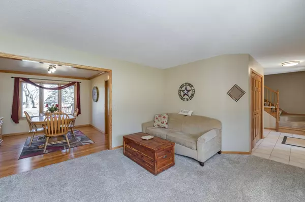 1521 Ridge DR NE, Rochester, MN 55906