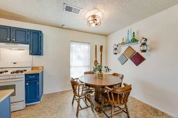 110 MEADOW LARK, Converse, TX 78109-2512