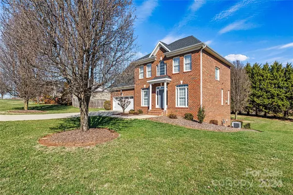 3515 48th AVE NE, Hickory, NC 28601