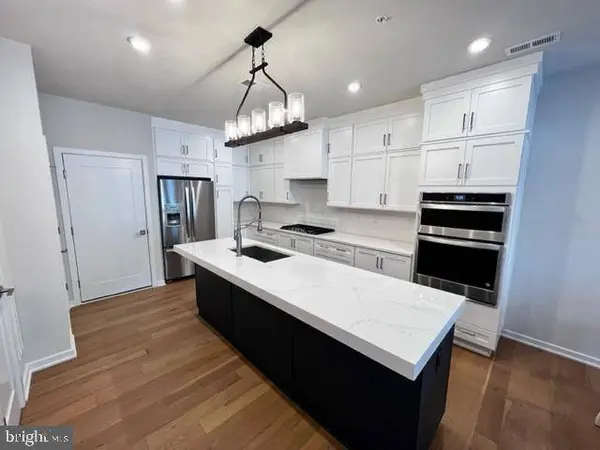 1740 MCKENNA POINT DR #1603, Mclean, VA 22102