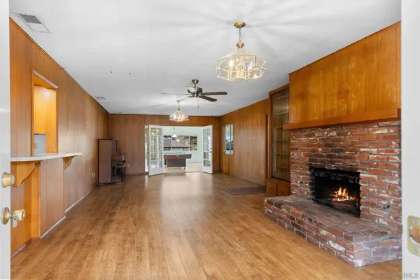 2187 Greenfield Dr, El Cajon, CA 92019