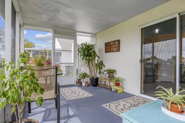 2066 Redwood CIR NE, Palm Bay, FL 32905