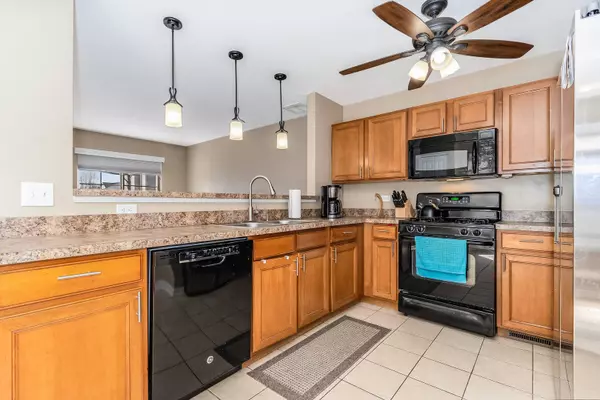 1421 Kettleson DR, Minooka, IL 60447