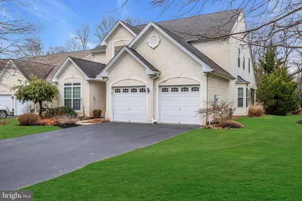 43 BUCKINGHAM DR, Pennington, NJ 08534