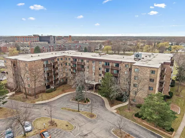 700 Wellington AVE #511, Elk Grove Village, IL 60007