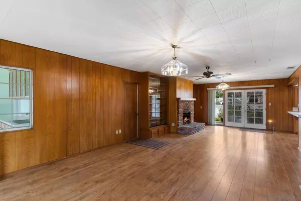 2187 Greenfield Dr, El Cajon, CA 92019