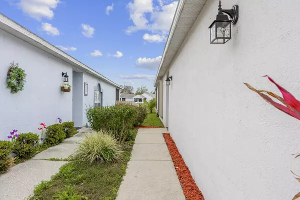 2066 Redwood CIR NE, Palm Bay, FL 32905