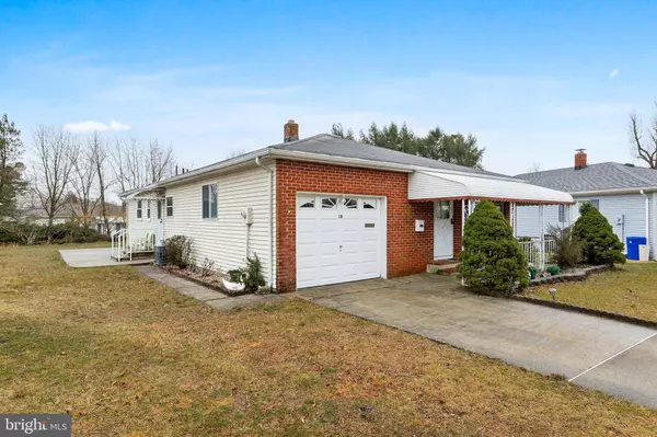 10 ROSEAU CT, Toms River, NJ 08757